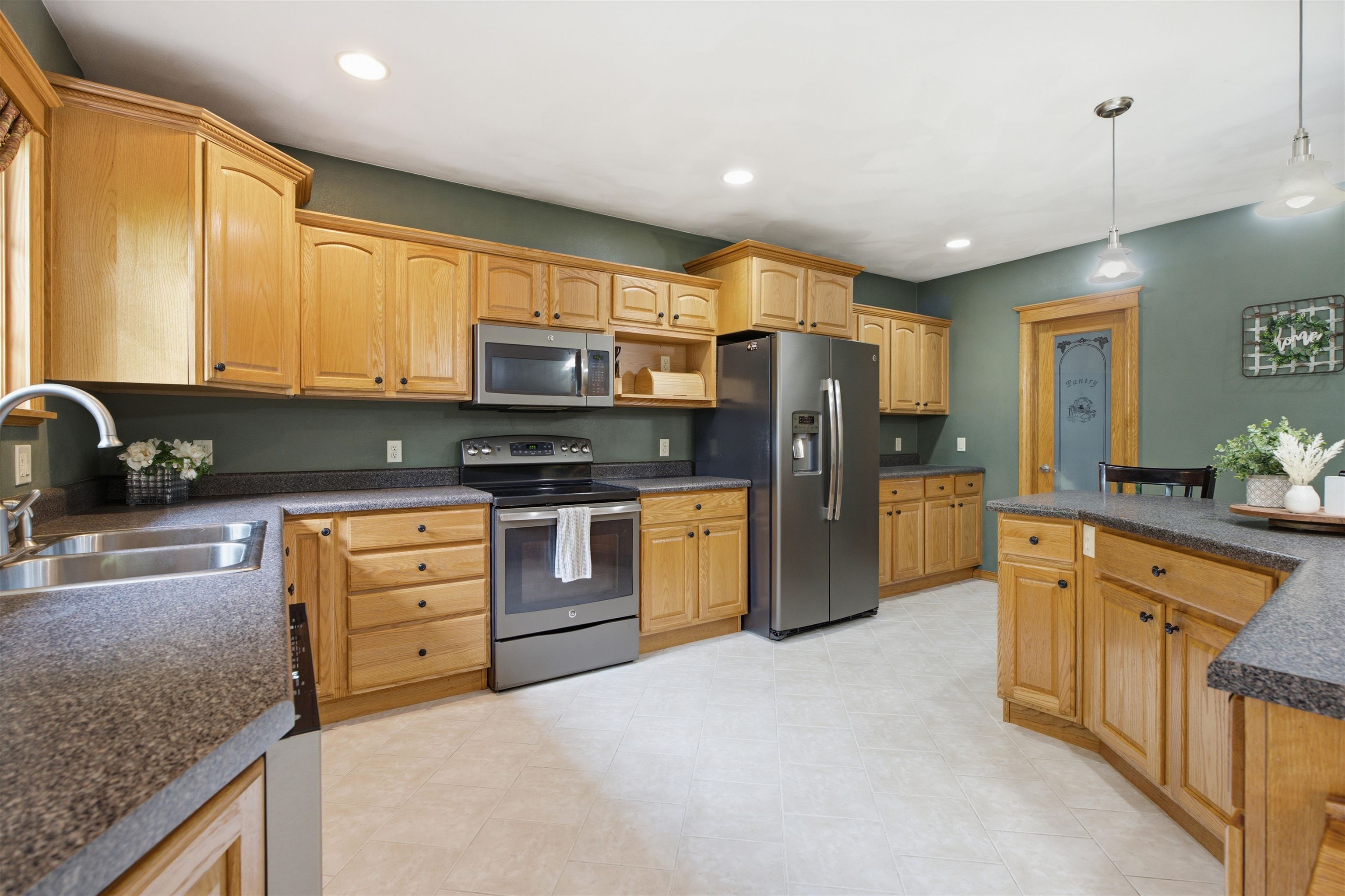 1 West Cedar Street Hilbert, WI 54129 - Photo 12 of 58