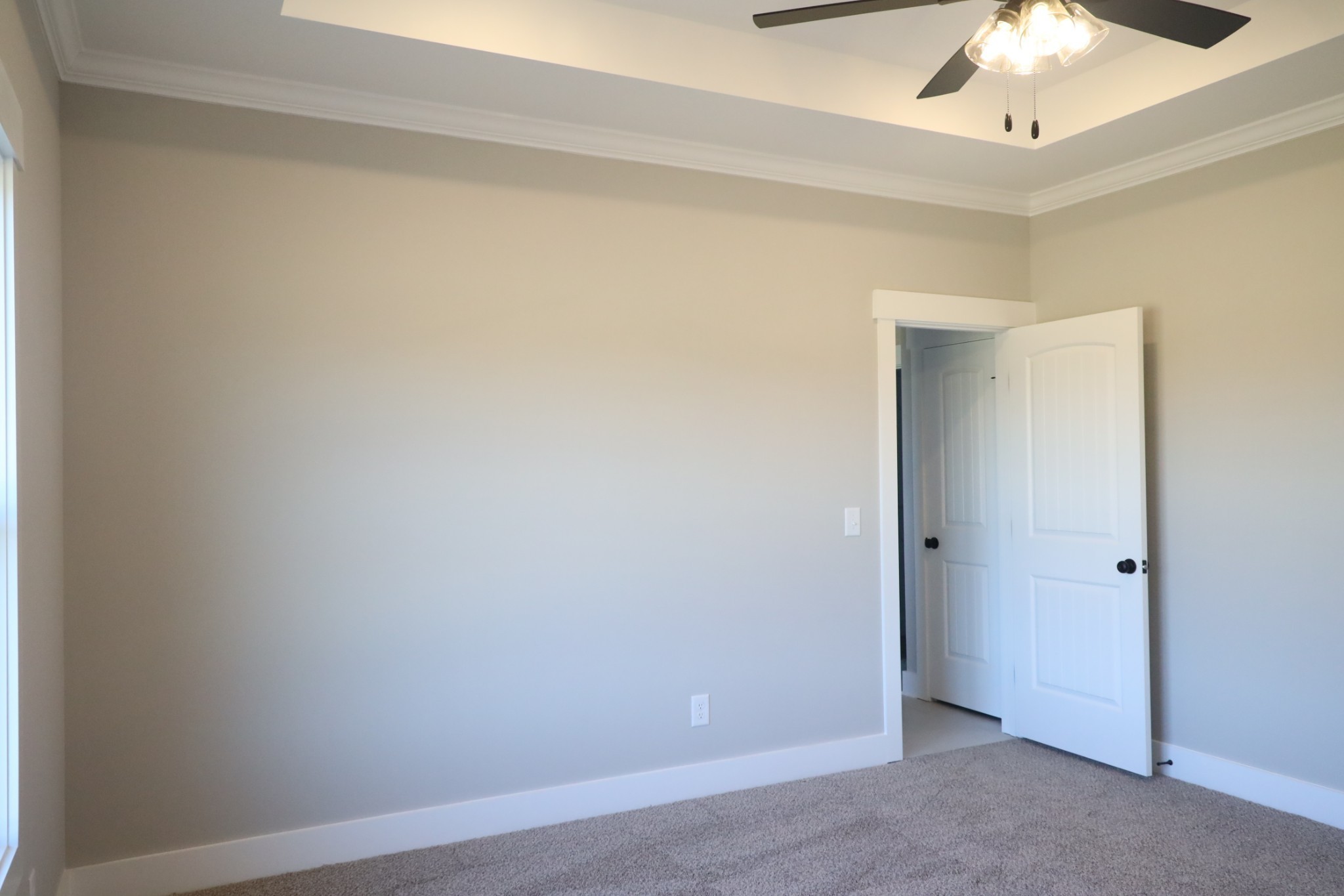 5558 Borthick Road Springfield, TN 37172 - Photo 24 of 53 a view of a hallway with a chandelier fan
