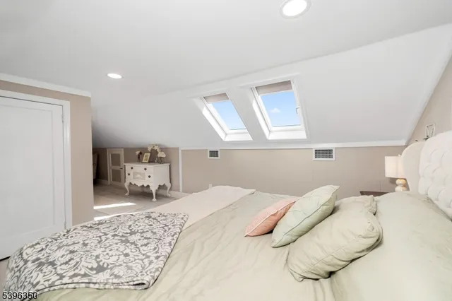 $599,000 | 21 Sunrise Avenue, Bloomingdale, NJ 07403