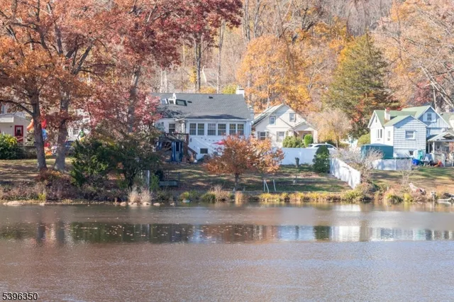 $599,000 | 21 Sunrise Avenue, Bloomingdale, NJ 07403