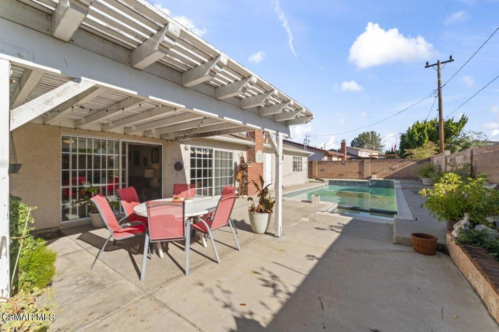 2268 Brentwood Street Simi Valley, CA 93063 - Photo 20 of 30