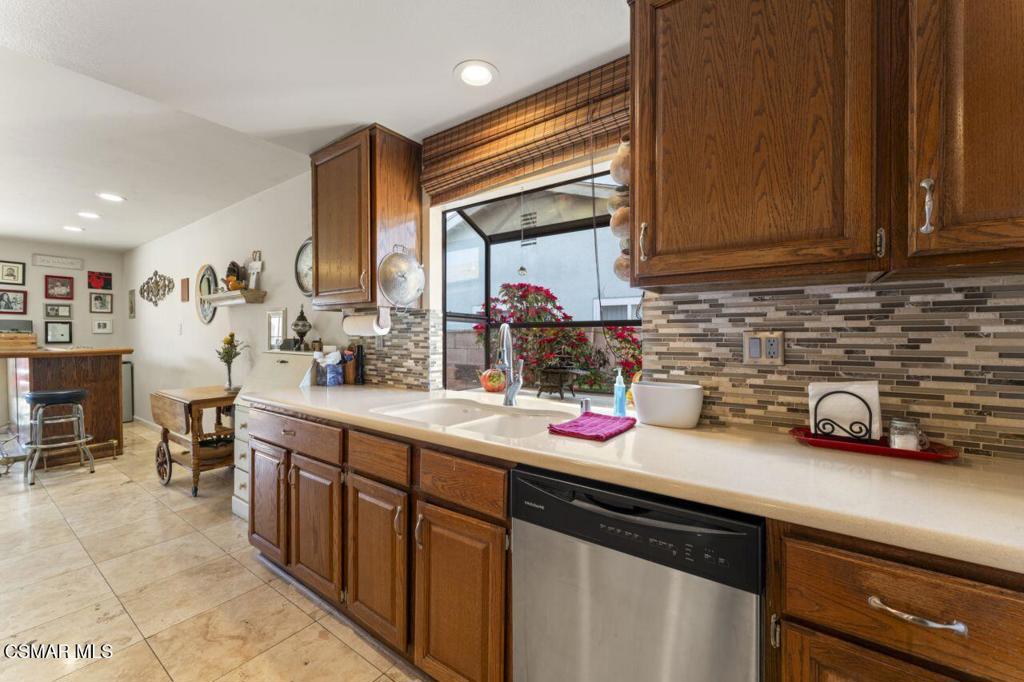2268 Brentwood Street Simi Valley, CA 93063 - Photo 7 of 30