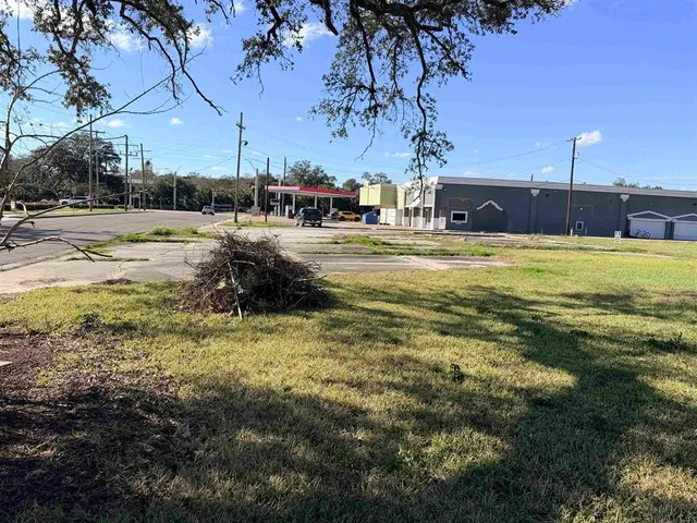 $268,000 | 1606 West Park Avenue, Orange, TX 77630