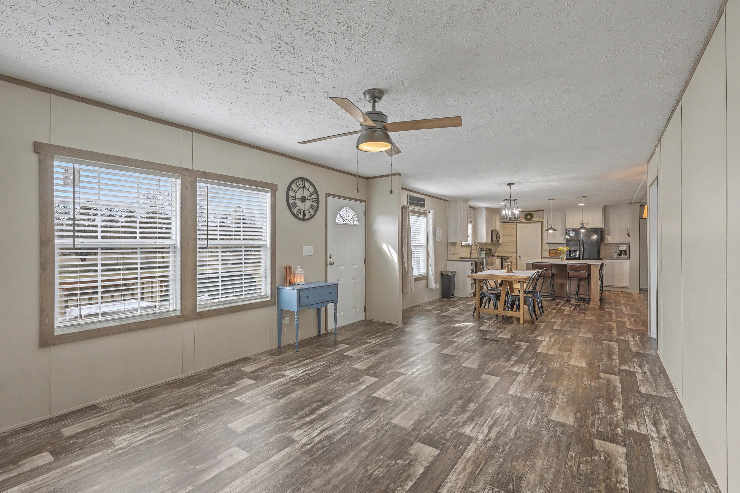 964 Tiger Loop St. Stephen, SC 29479 - Photo 8 of 39 Extra living area/flex