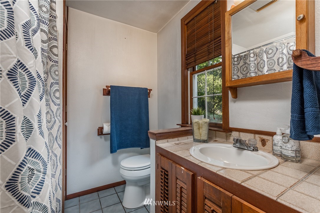 5012 Bakerview Road Oak Harbor, WA 98277 - Photo 11 of 25 Gallery Image 11