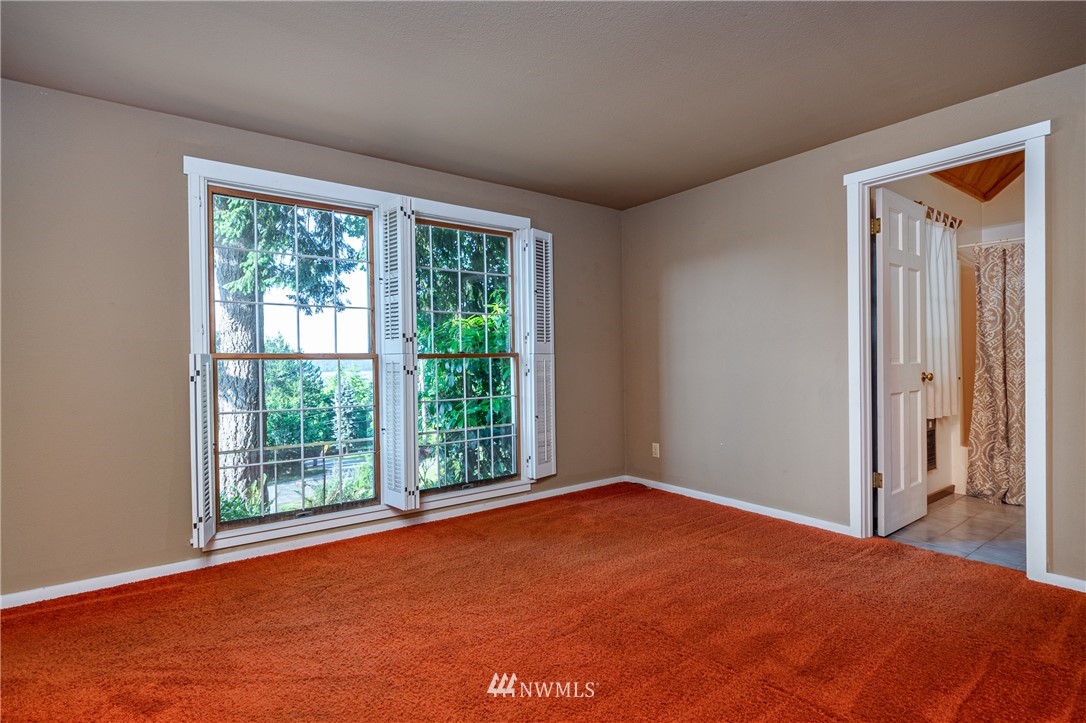 5012 Bakerview Road Oak Harbor, WA 98277 - Photo 13 of 25 Gallery Image 13