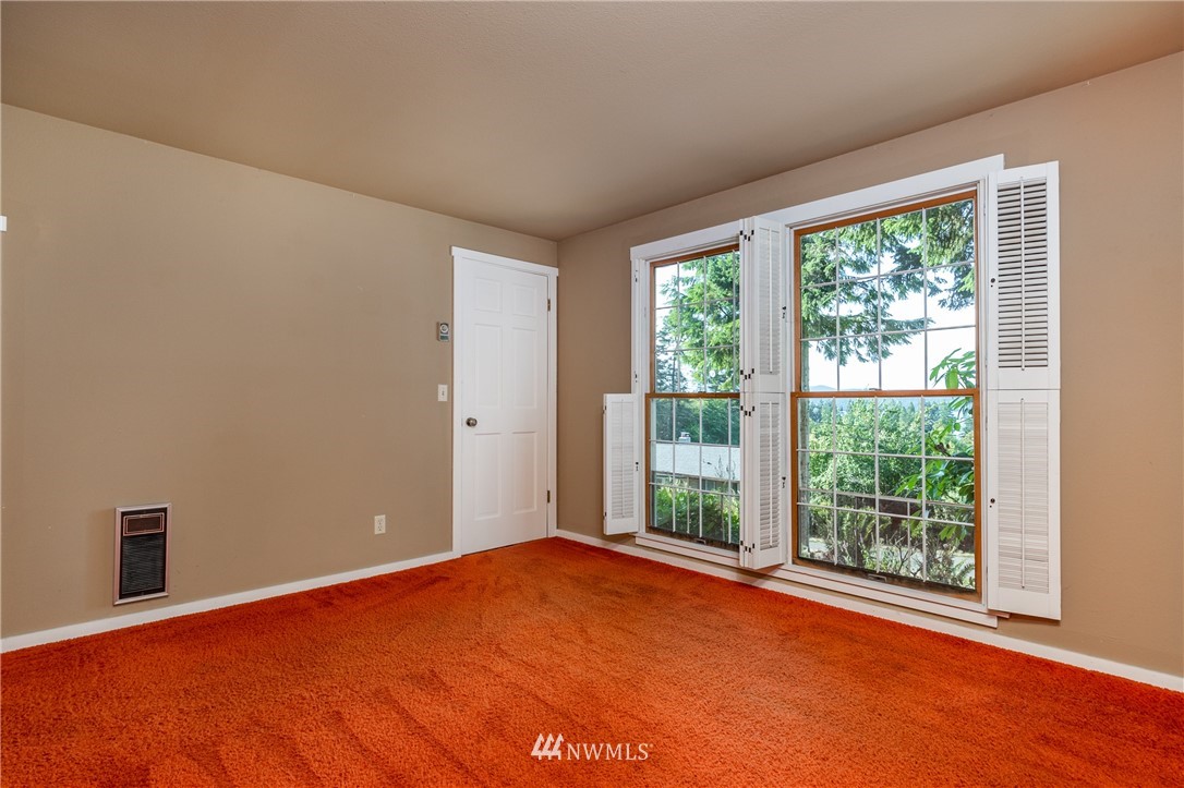 5012 Bakerview Road Oak Harbor, WA 98277 - Photo 14 of 25 Gallery Image 14