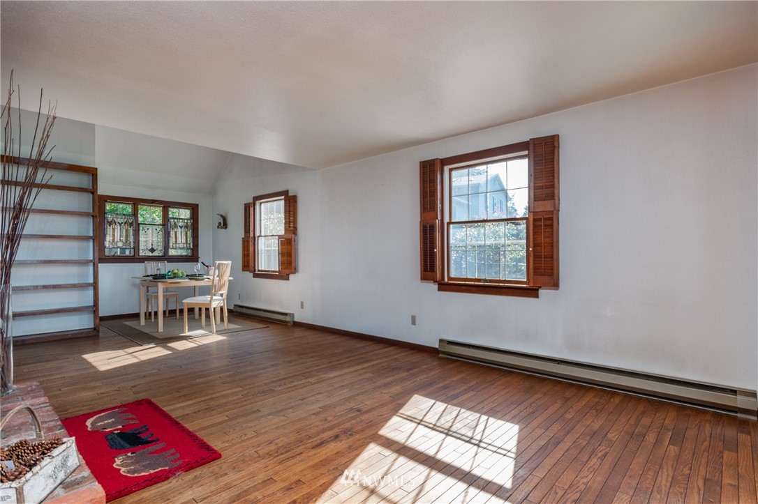 5012 Bakerview Road Oak Harbor, WA 98277 - Photo 4 of 25 Gallery Image 4