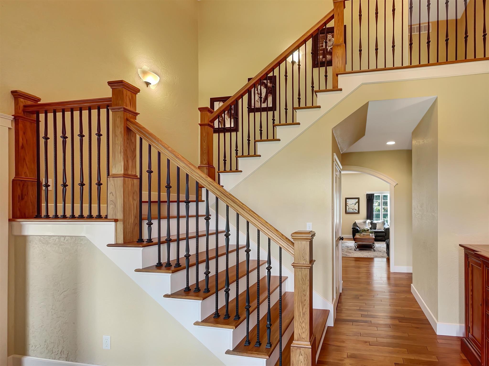 9 Rolling Ridge Court Jasper, IN 47546 - Photo 2 of 29
