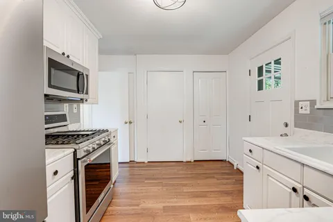 $590,000 | 5924 Cauba Court, Alexandria, VA 22310