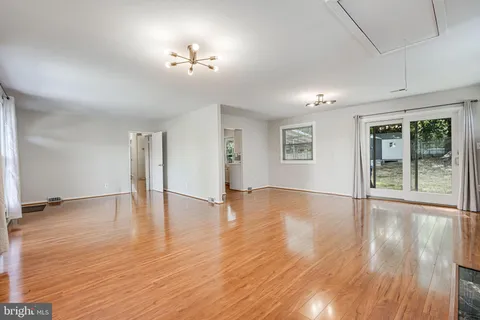 $590,000 | 5924 Cauba Court, Alexandria, VA 22310