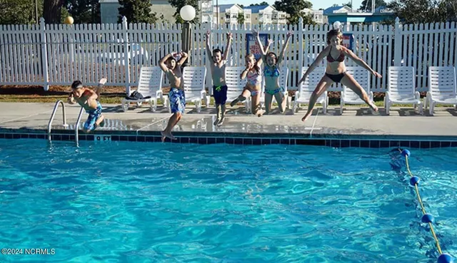 $1,400 | 118 Dock Side Drive, New Bern, NC 28560