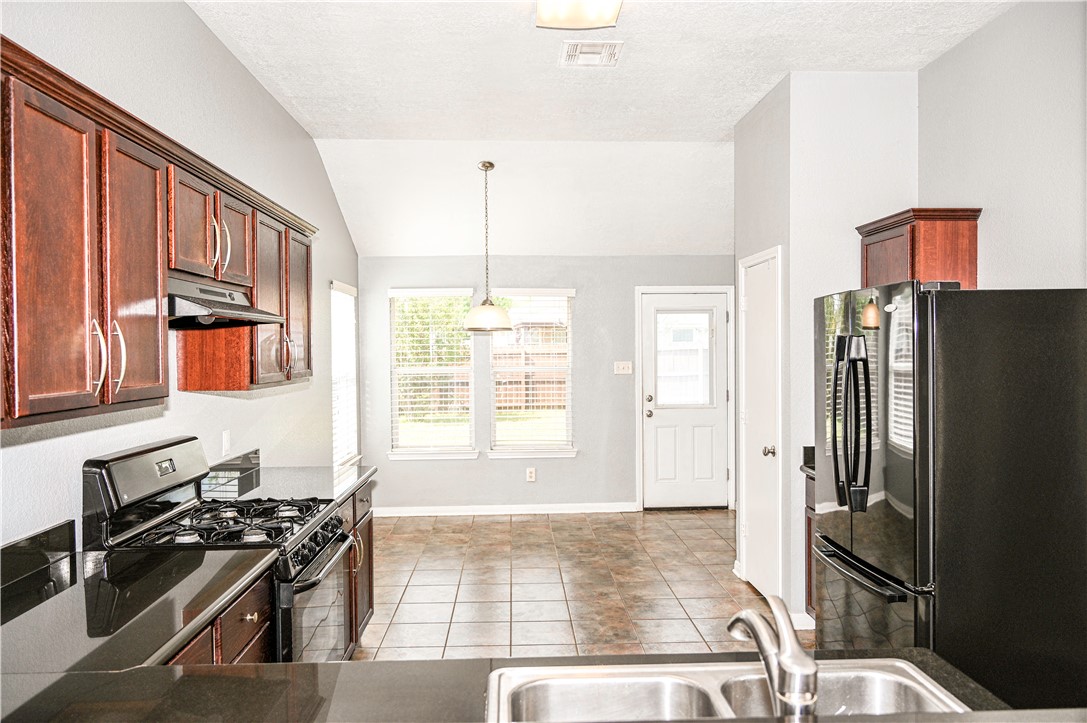 1001 Fallbrook Loop College Station, TX 77845 - Photo 3 of 10