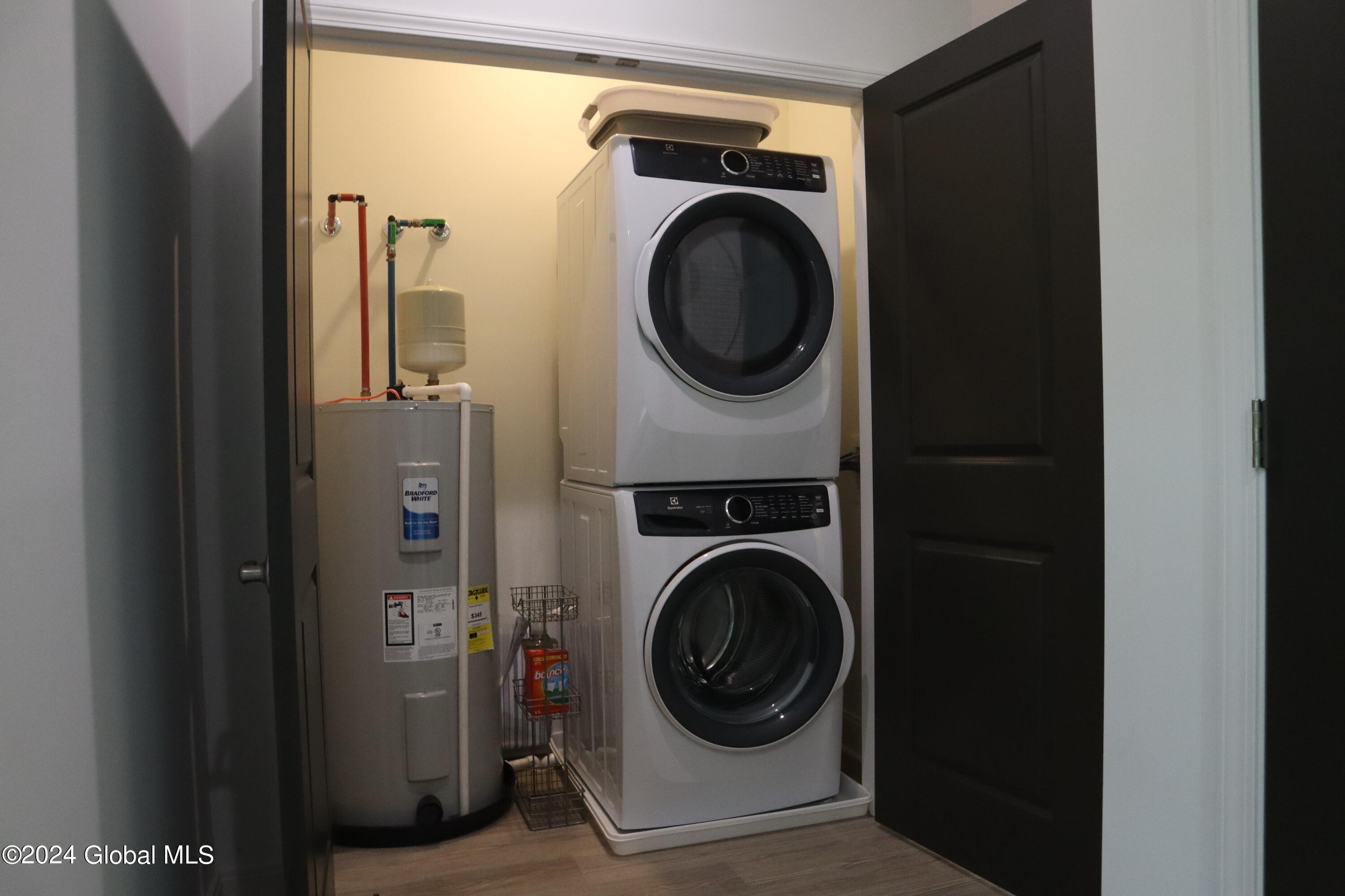 3 Station Lane, Unit 3A2 Saratoga Springs, NY 12866 - Photo 12 of 13 IMG_1433