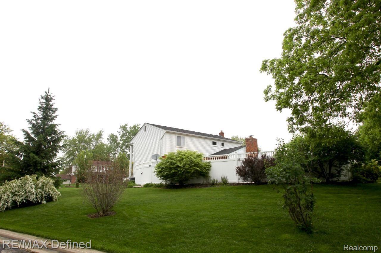943 Downhill Lane Rochester, MI 48307 - Photo 43 of 43 AJ5E0624.jpg