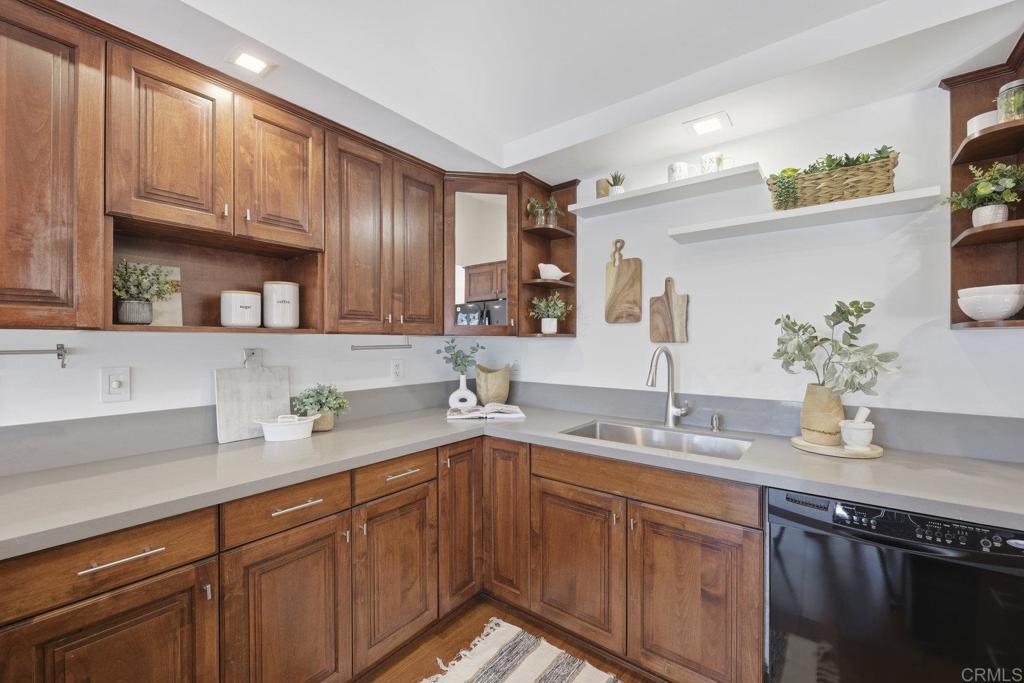 1541 Via Entrada Del Lago San Marcos, CA 92078 - Photo 23 of 44