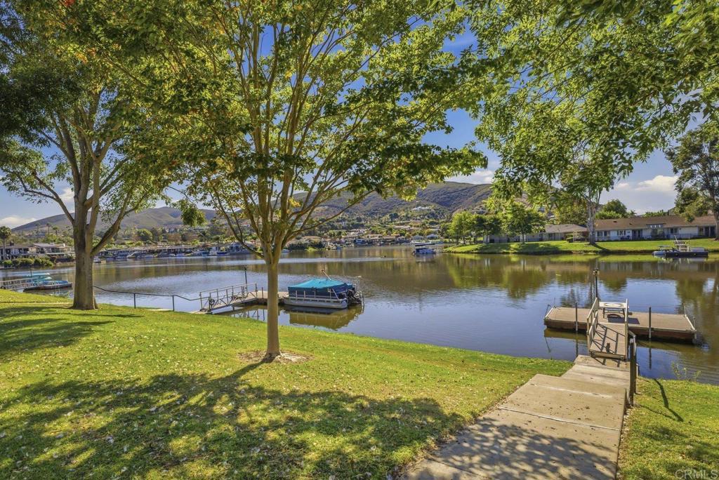 1541 Via Entrada Del Lago San Marcos, CA 92078 - Photo 4 of 44