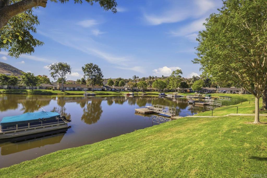 1541 Via Entrada Del Lago San Marcos, CA 92078 - Photo 5 of 44