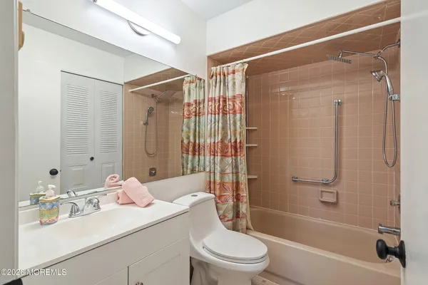 $299,900 | 154 Cross Slope Court, Unit G, Manalapan, NJ 07726