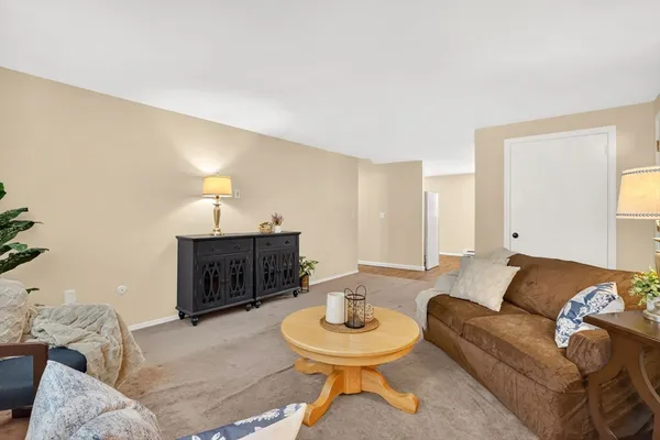 $150,000 | 420 Main Street, Unit 21, Agawam, MA 01001
