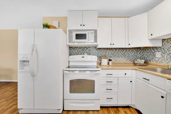 $150,000 | 420 Main Street, Unit 21, Agawam, MA 01001