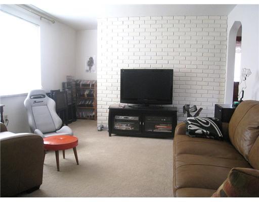 7808 Noblestown Road McDonald, PA 15057 - Photo 3 of 14 Living Room. Lots of natural sunlight.