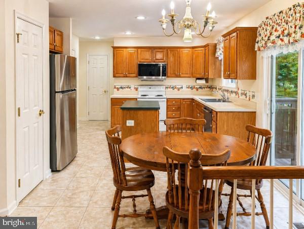 216 Walnut Creek Road Huntingtown, MD 20639 - Photo 3 of 22 kitchen