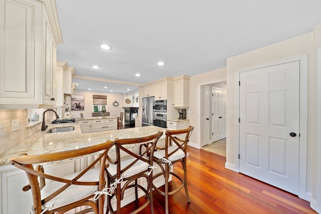 1 Ridgewood Path Foxboro, MA 02035 - Photo 5 of 41 Gallery Image 5