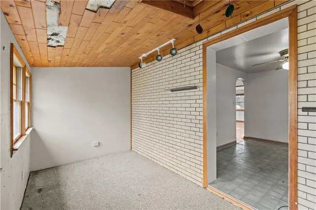 $180,000 | 11690 Center Street, Irwin, PA 15642