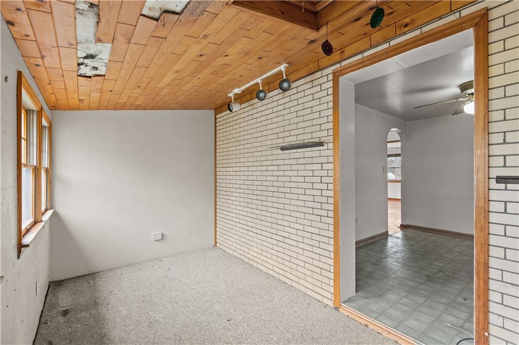 11690 Center Street Irwin, PA 15642 - Photo 13 of 28