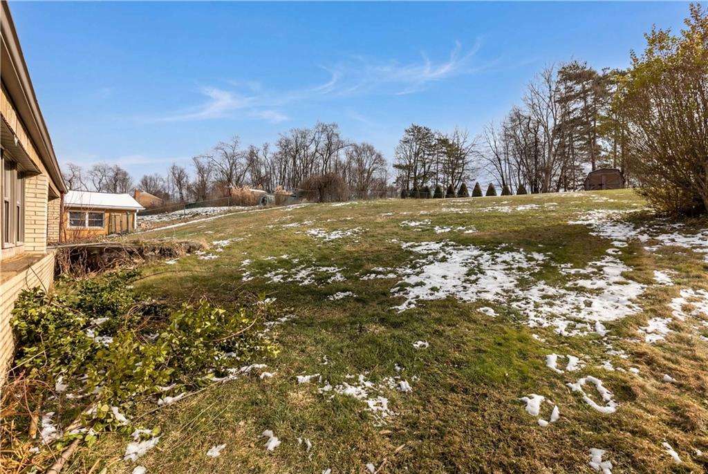 11690 Center Street Irwin, PA 15642 - Photo 4 of 28