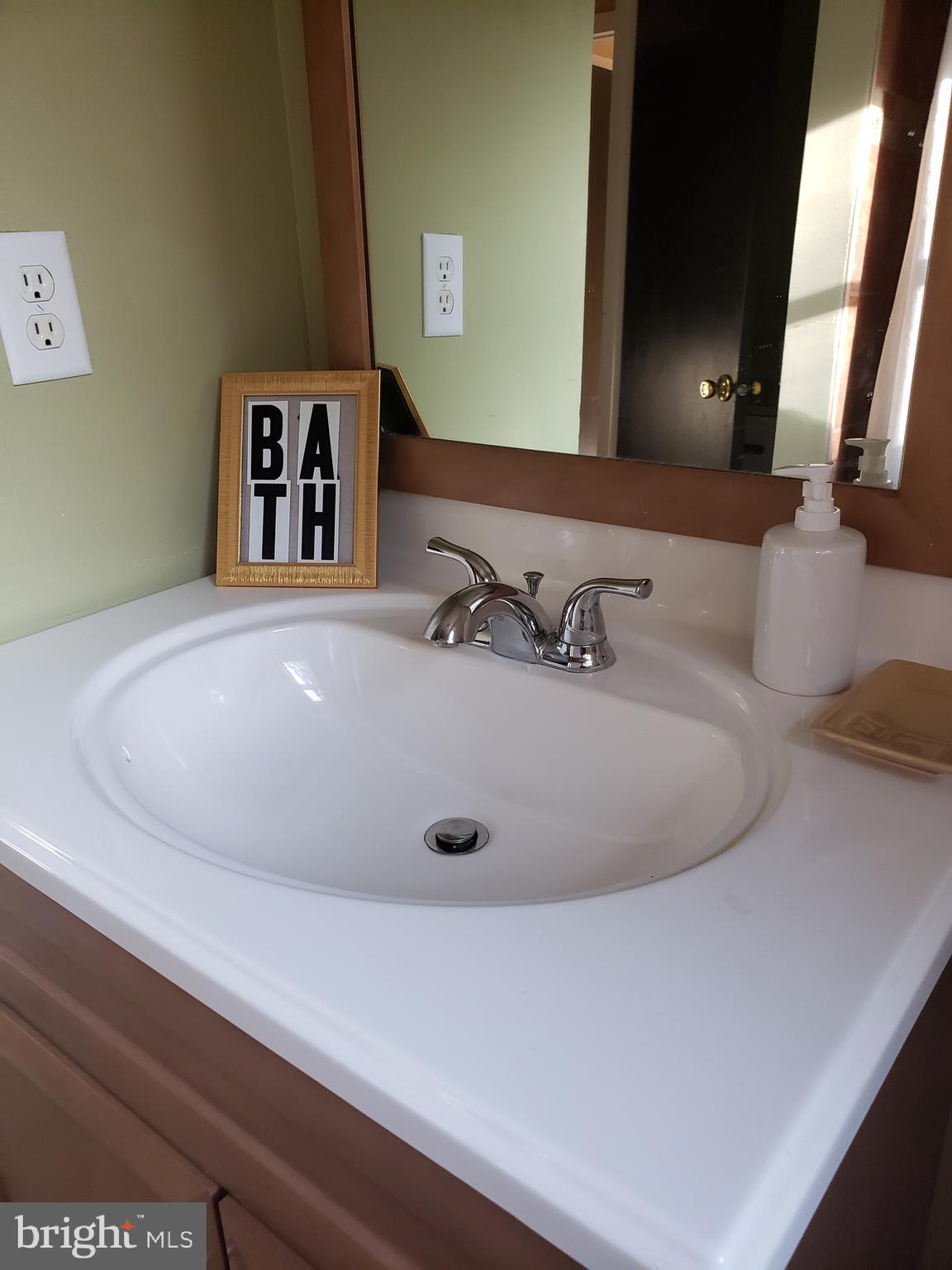 75 Avenue Road Tabernacle, NJ 08088 - Photo 4 of 15 Modern, sleek bathroom