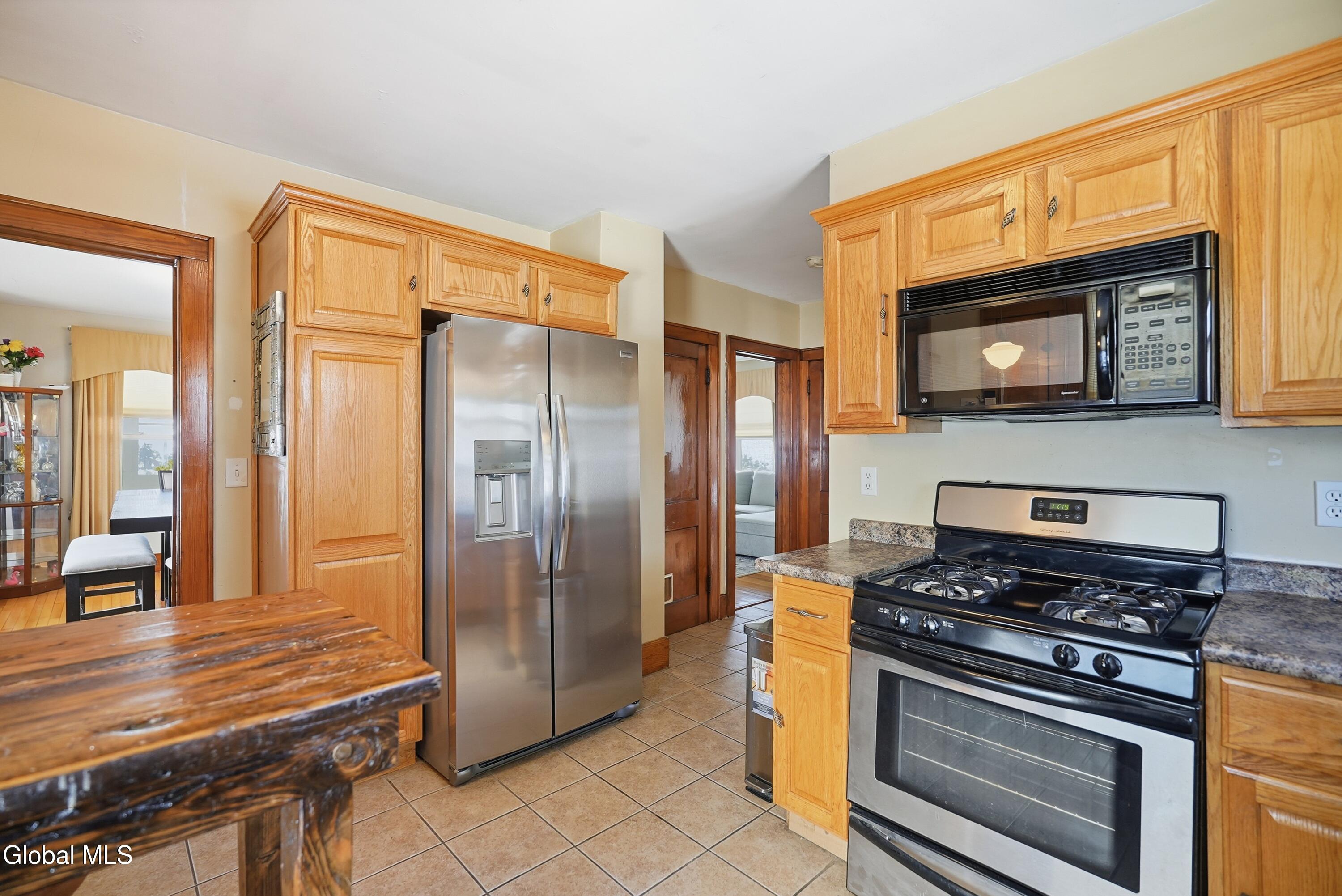 128 Old Loudon Road Colonie, NY 12110 - Photo 10 of 24 9