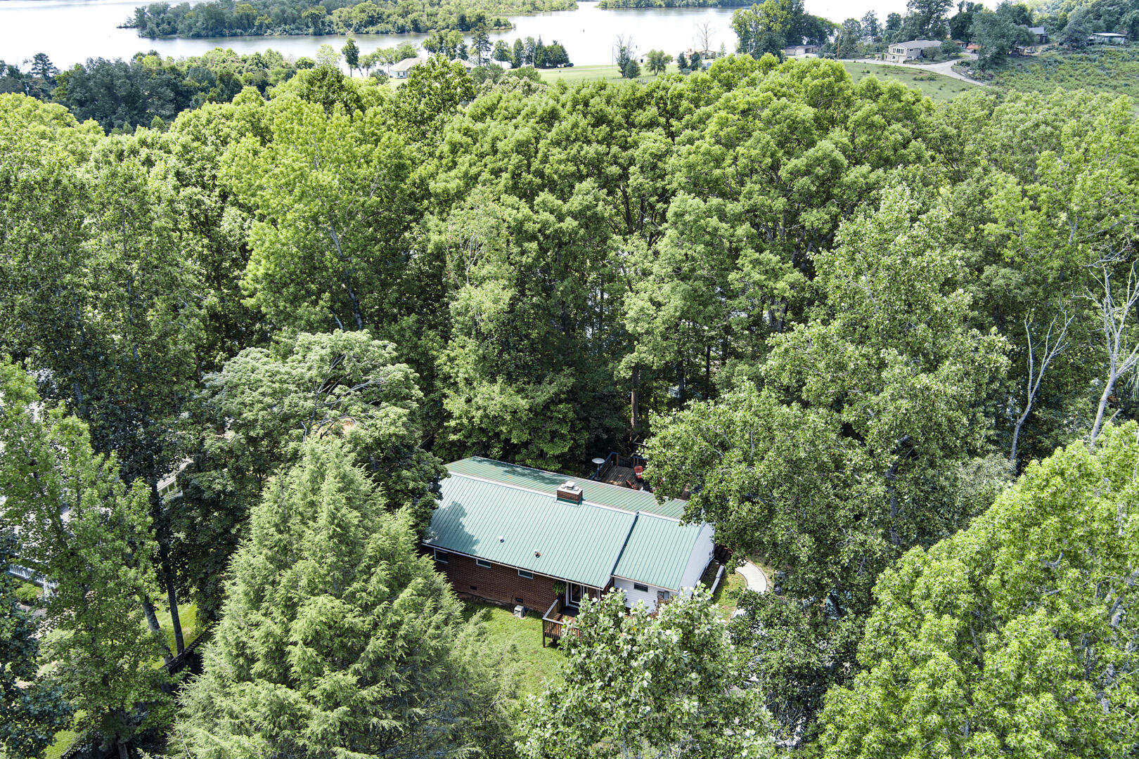 02_HartOrchardRoad_116_FrontBirdseye