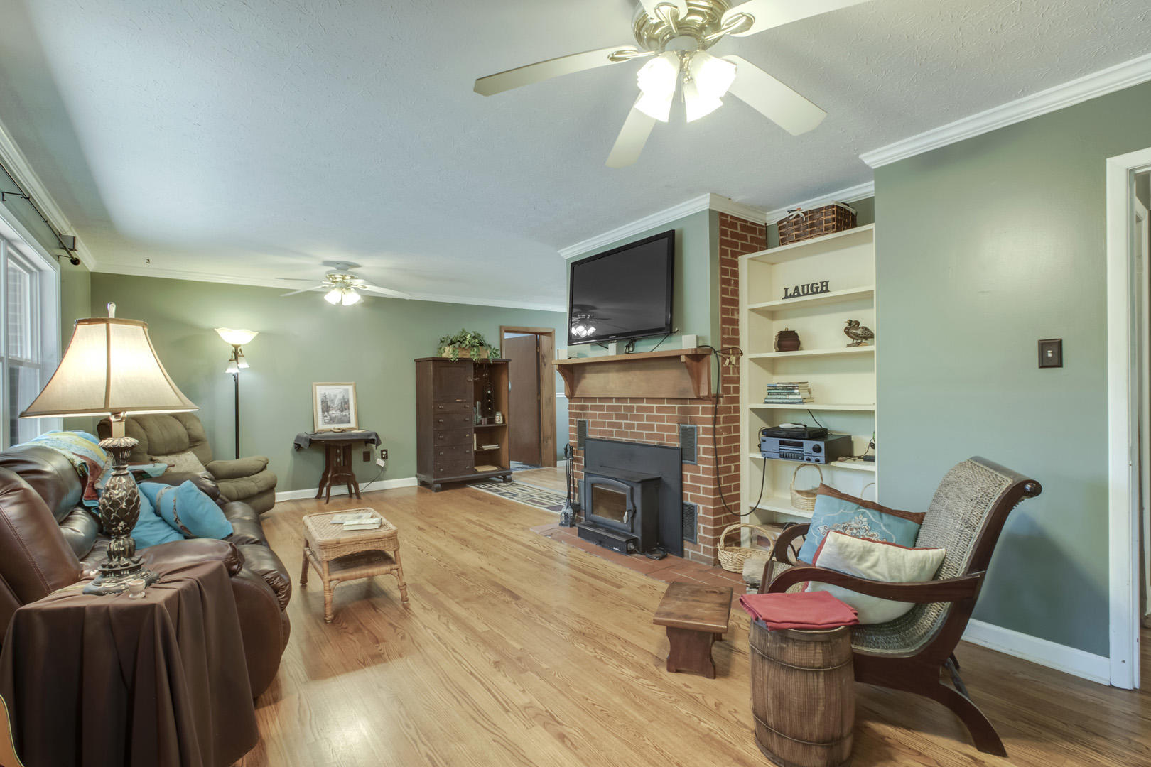 116-112 Hart Orchard Road Kingston, TN 37763 - Photo 11 of 40 11_HartOrchardRoad_116_Living02