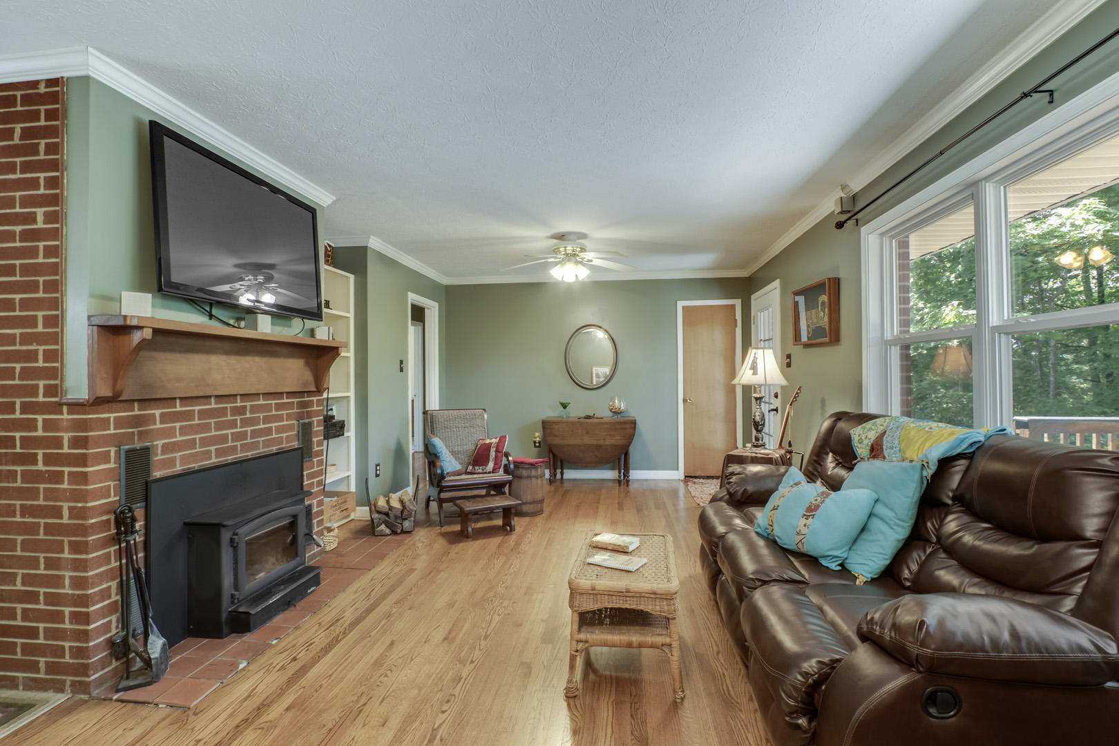 116-112 Hart Orchard Road Kingston, TN 37763 - Photo 12 of 40 12_HartOrchardRoad_116_Living03