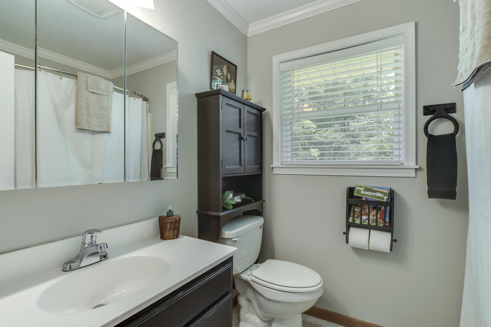 116-112 Hart Orchard Road Kingston, TN 37763 - Photo 17 of 40 17_HartOrchardRoad_116_GuestBath