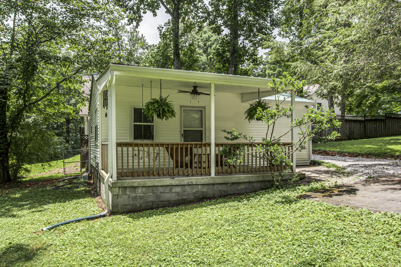 116-112 Hart Orchard Road Kingston, TN 37763 - Photo 21 of 40 21_HartOrchardRoad_112_Front