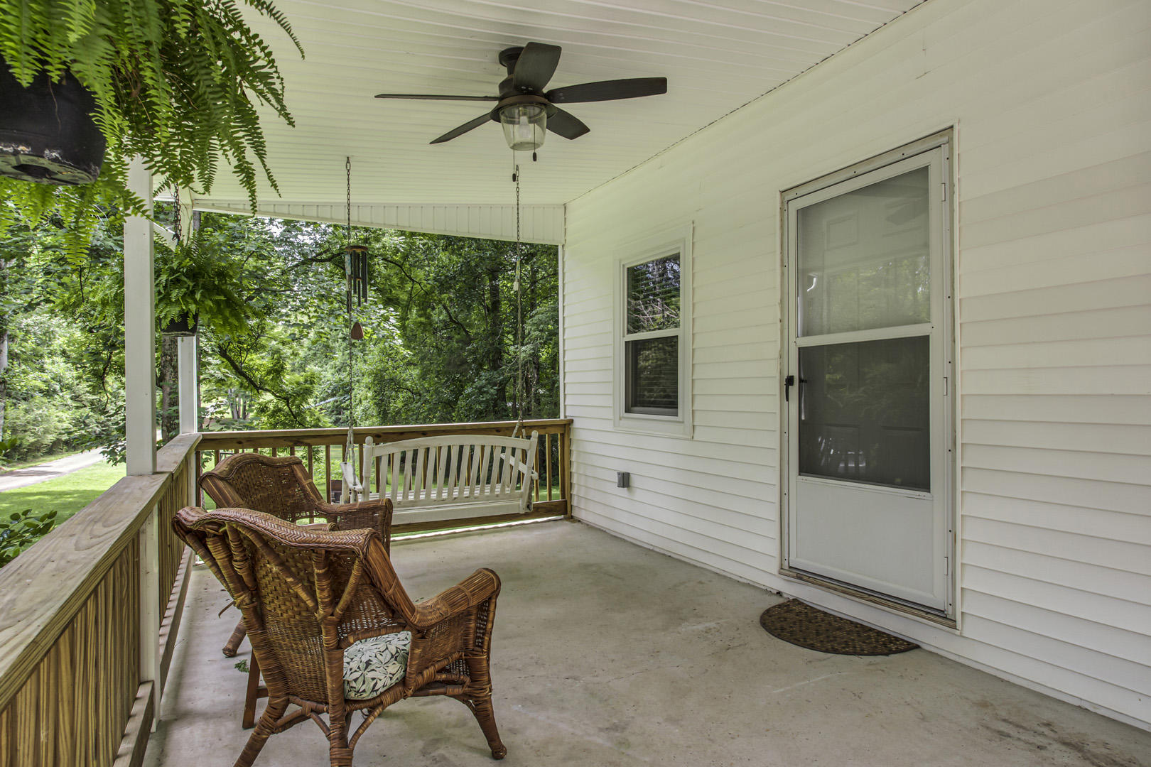 116-112 Hart Orchard Road Kingston, TN 37763 - Photo 22 of 40 22_HartOrchardRoad_112_FrontPorch