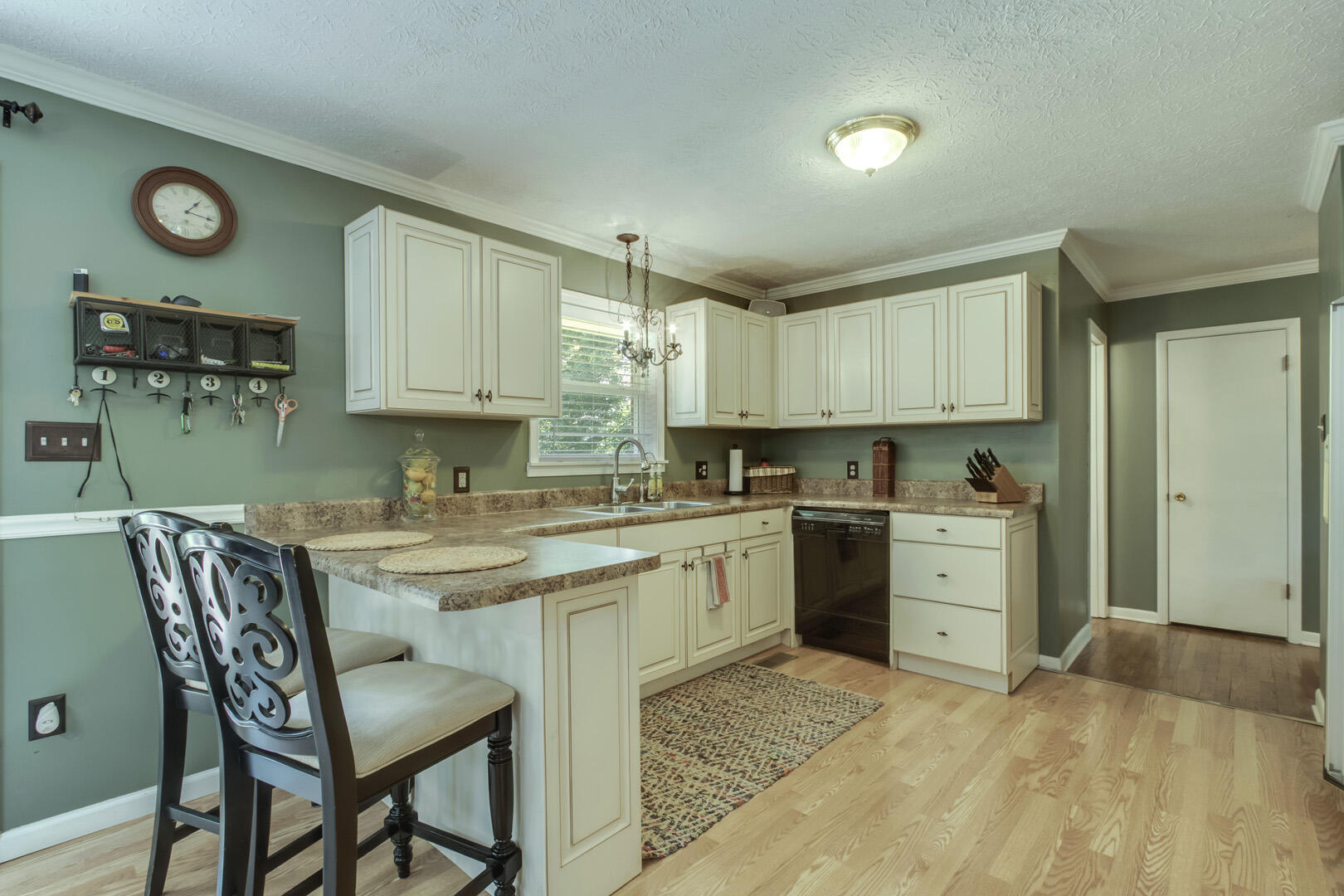07_HartOrchardRoad_116_Kitchen01