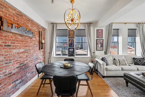 $424,900 | 700 Church Street, Unit 802, Nashville, TN 37203
