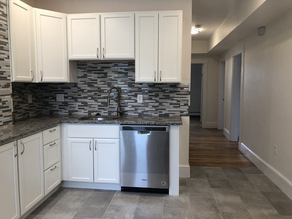 4 Hardwick Street, Unit 3 Cambridge, MA 02141 - Photo 4 of 14