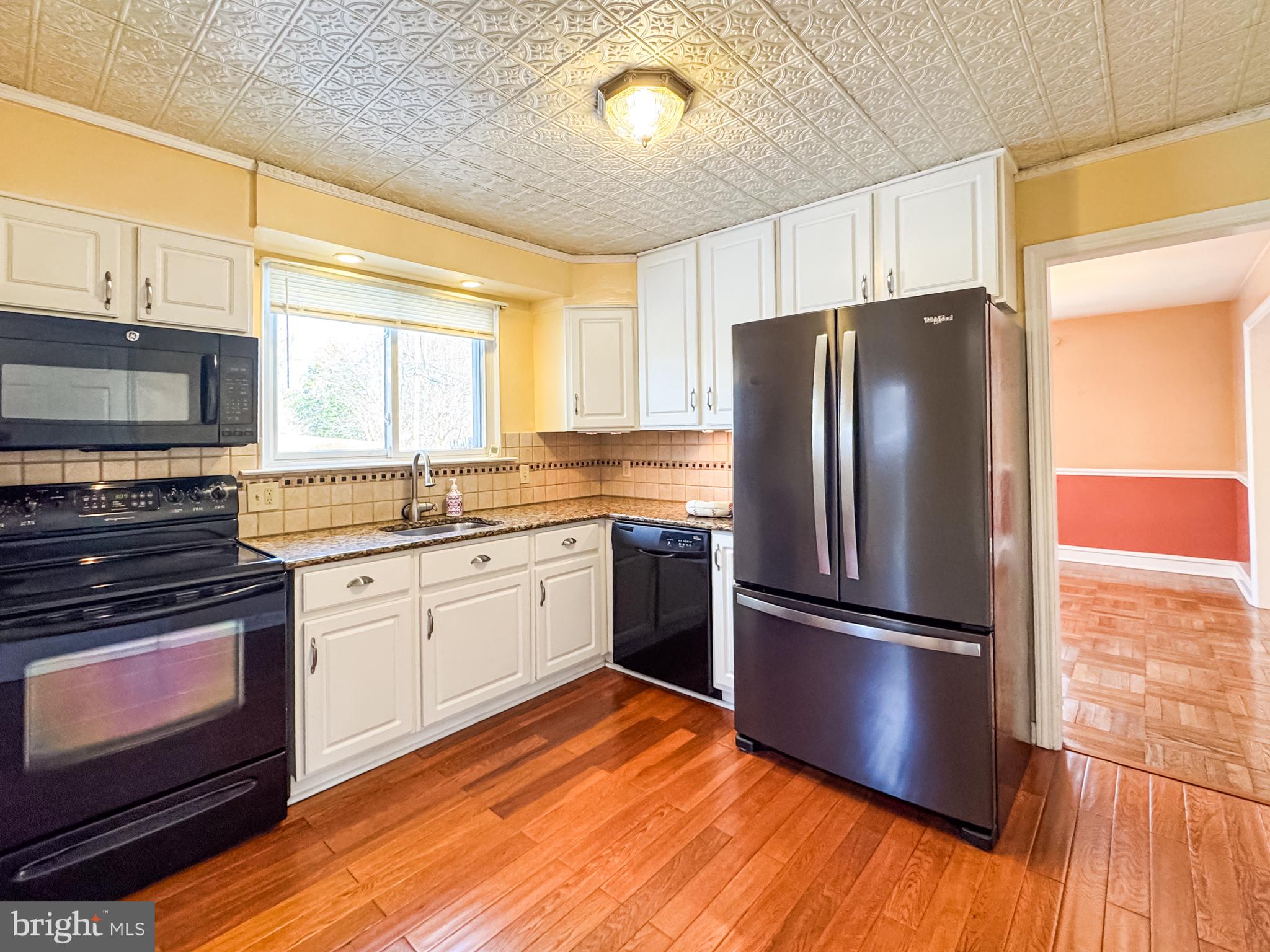 7 Hillside Road Claymont, DE 19703 - Photo 11 of 23 Kitchen with granite counter top