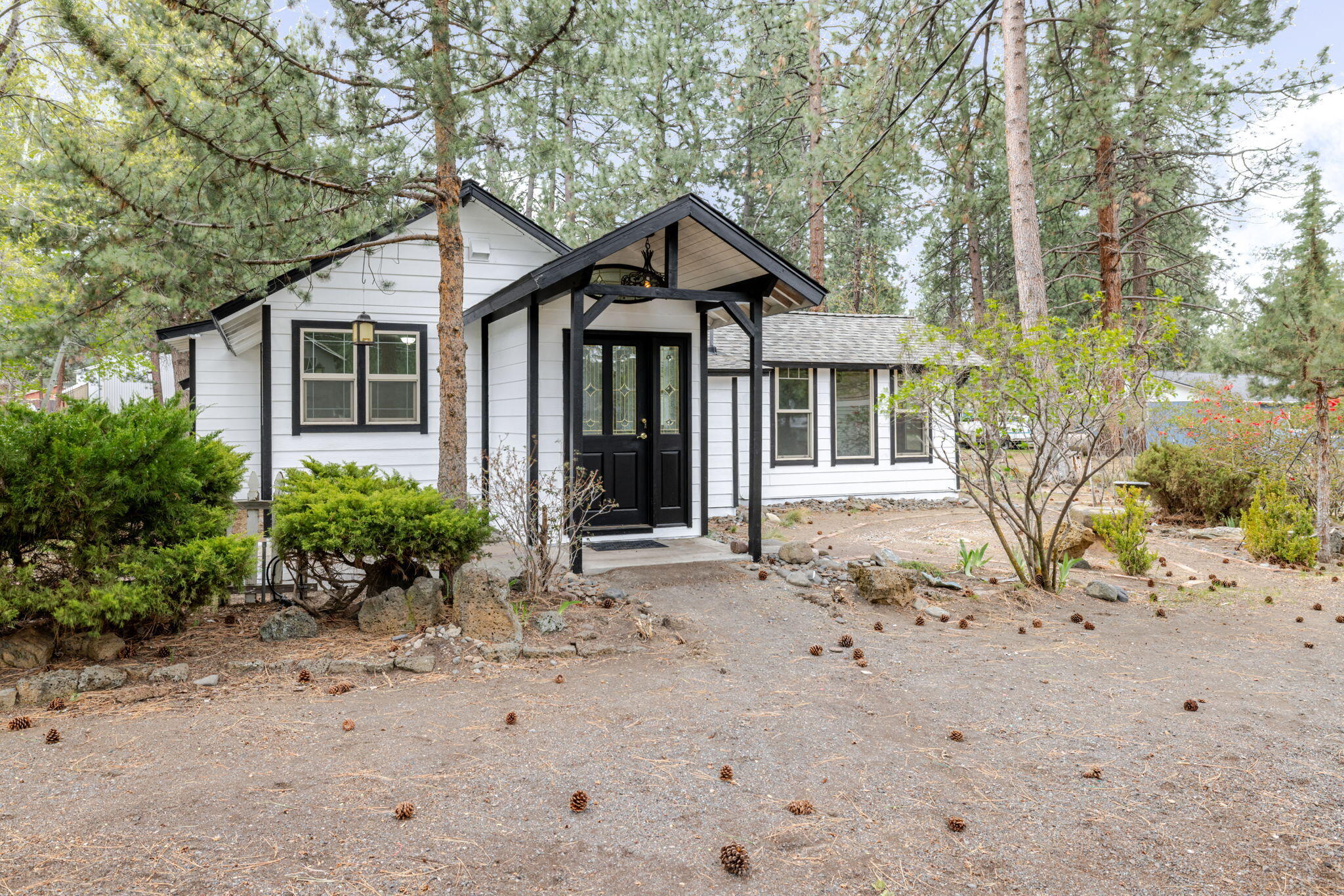 Adorable Craftsman on 1.14 Acres in DRW