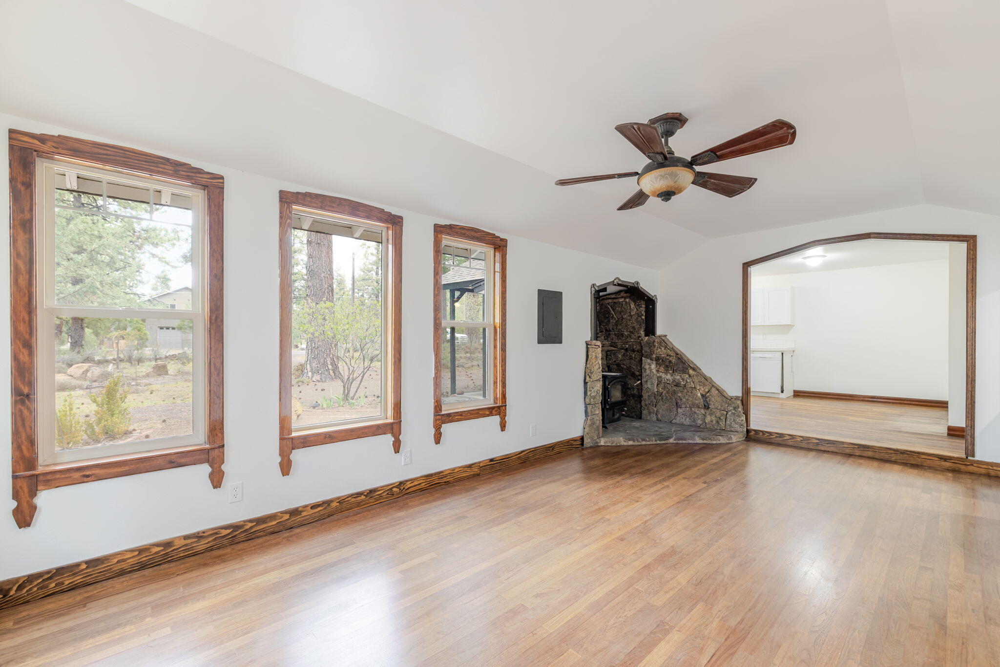 60236 Navajo Road Bend, OR 97702 - Photo 13 of 35 35-web-or-mls-60236 Navajo Road-10