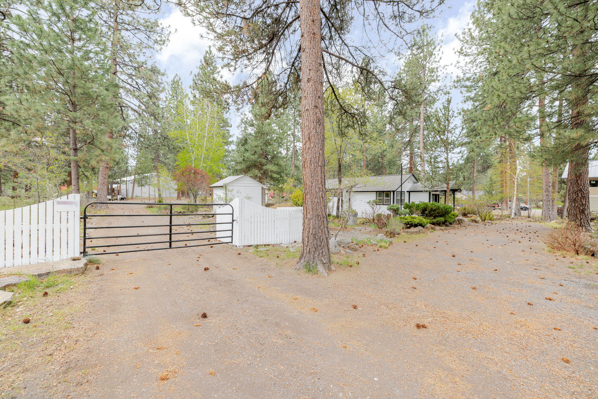 60236 Navajo Road Bend, OR 97702 - Photo 25 of 35 29-web-or-mls-60236 Navajo Road-33