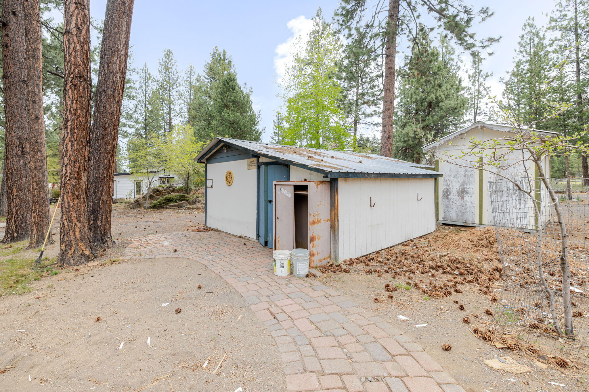 60236 Navajo Road Bend, OR 97702 - Photo 32 of 35 14-web-or-mls-60236 Navajo Road-29