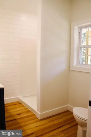 a bathroom with a toilet