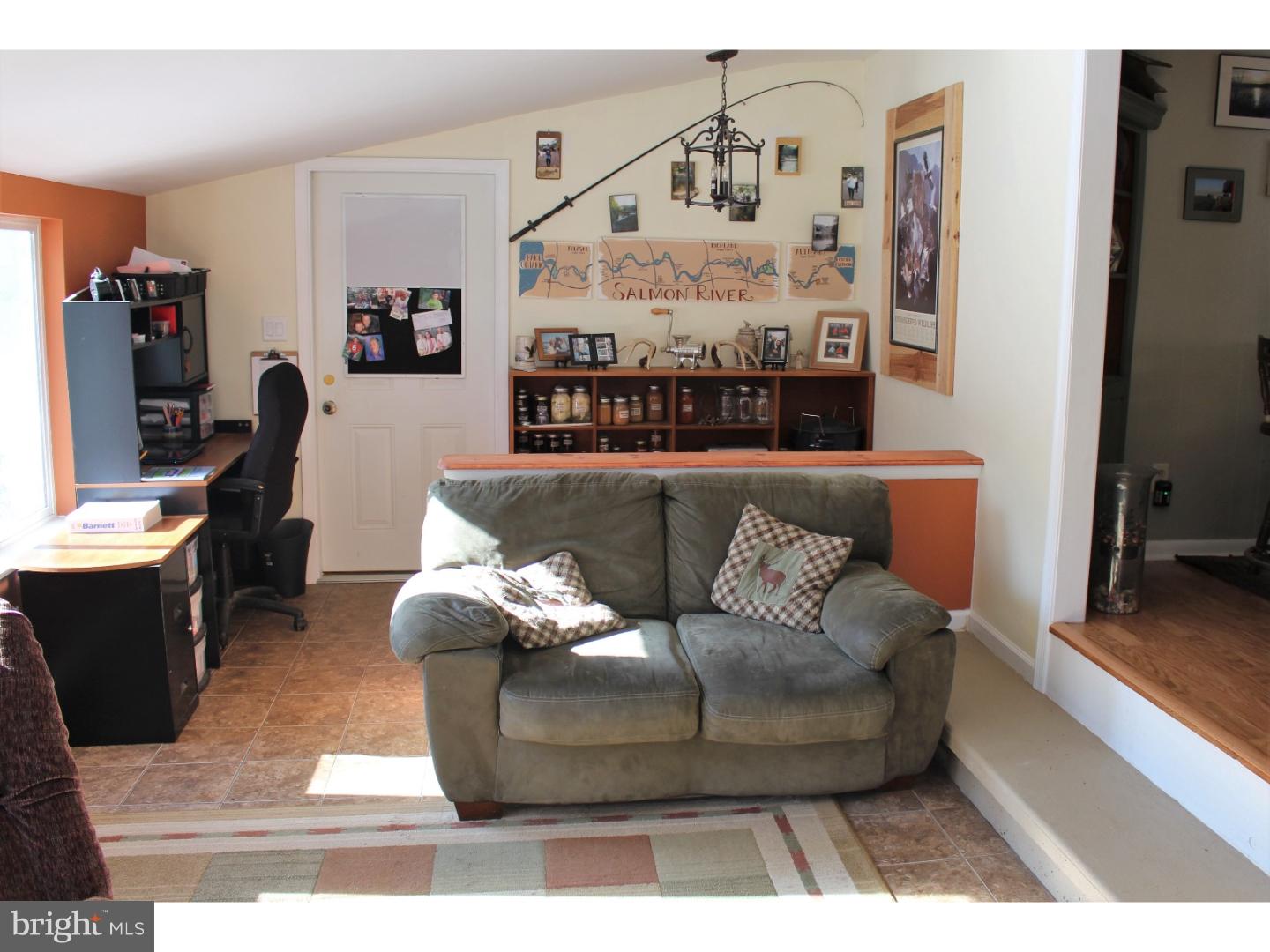 6 Hickon Road Quakertown, PA 18951 - Photo 15 of 25 Family Room