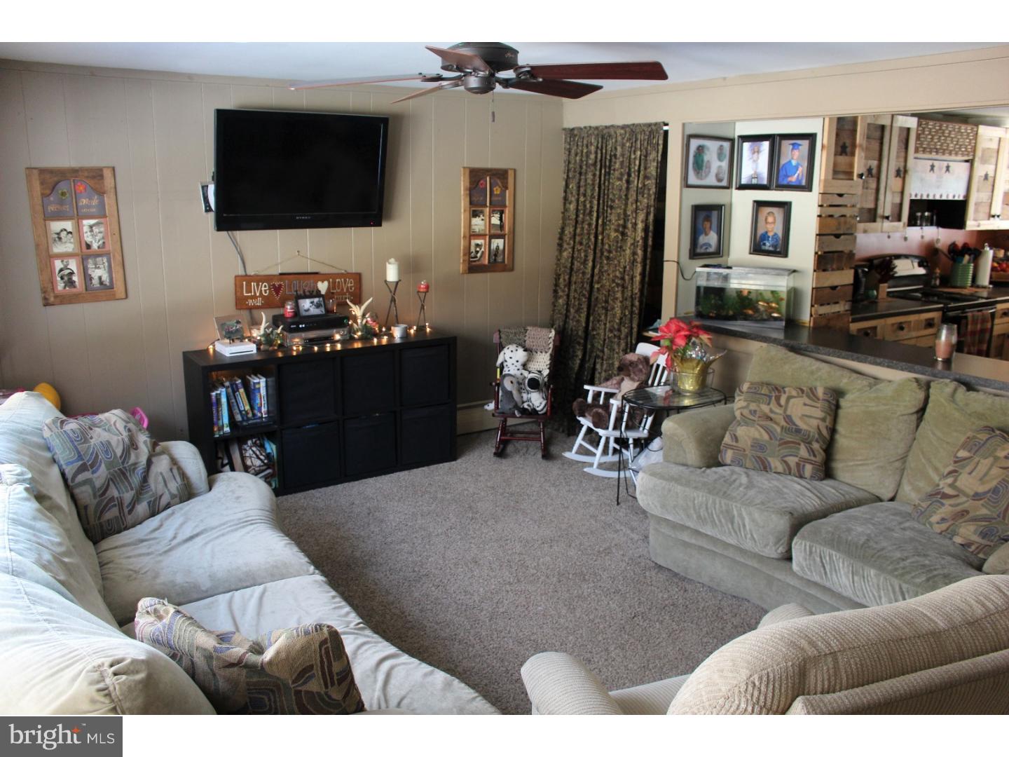 6 Hickon Road Quakertown, PA 18951 - Photo 4 of 25 Living Room